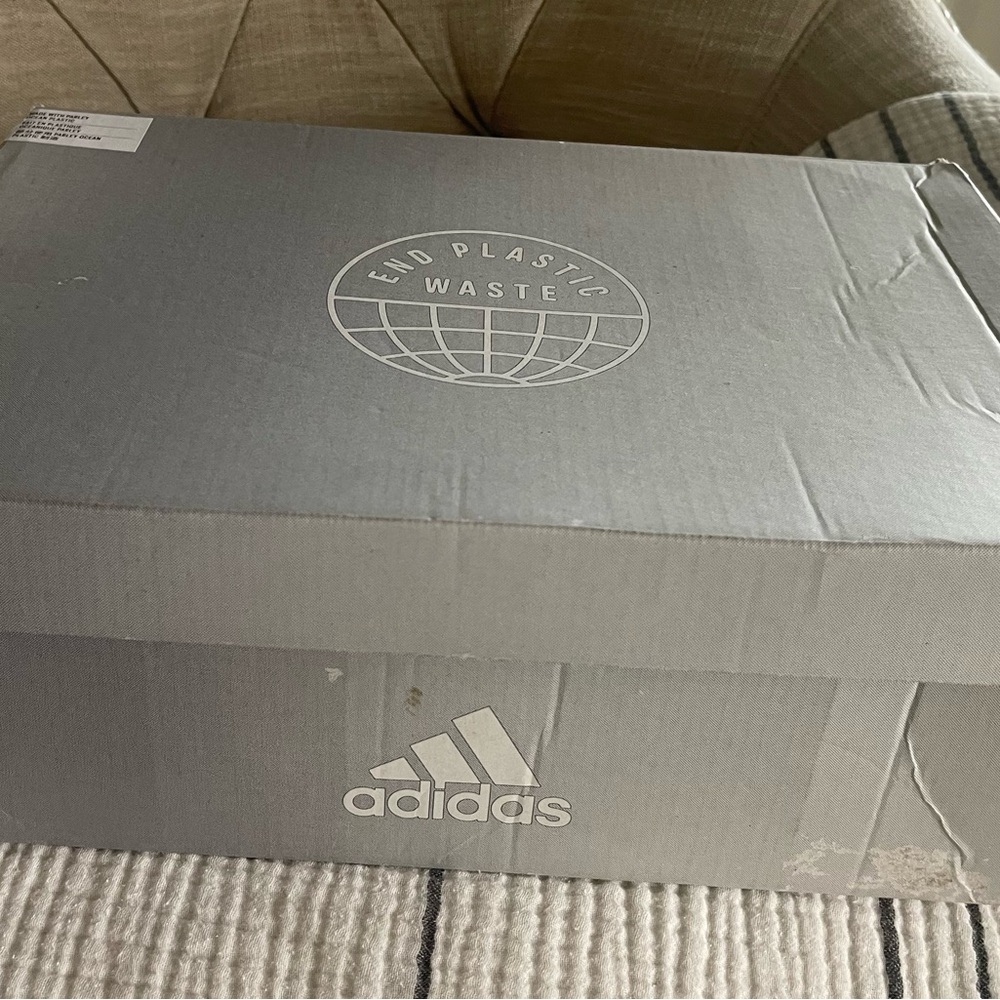 NIB. Adidas Women's Solar Glide 5 White/Silver/ Lite Pink Size 9 - Picture 14 of 14